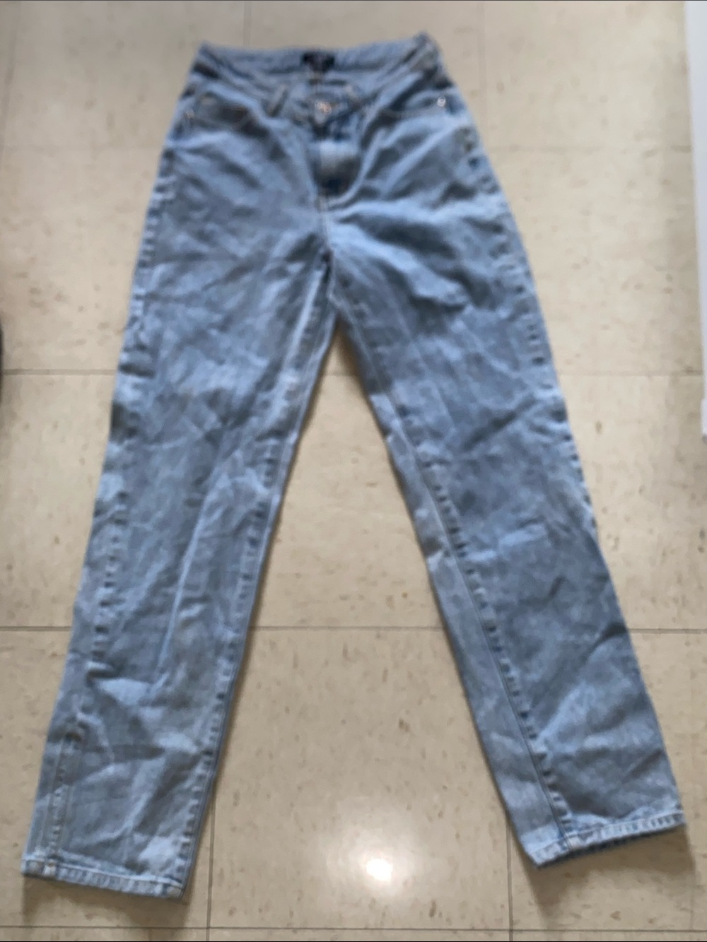 PrettyLittleThing Petite 00 Mom jeans light wash